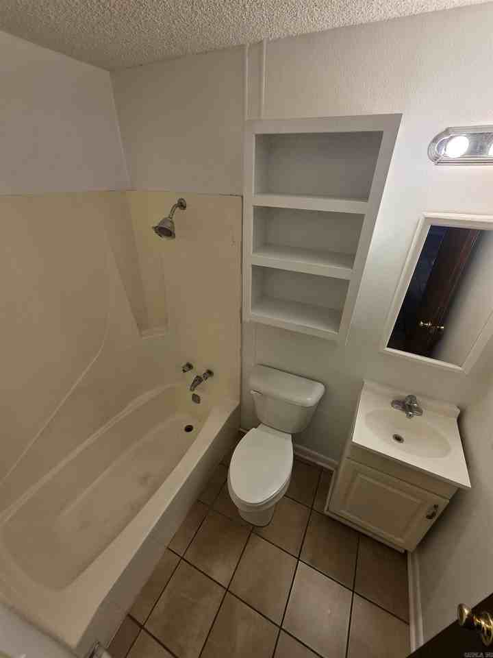 305 S Border St - Photo 6 of 7