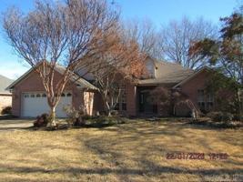 featured image of 1800 Calhoun Dr