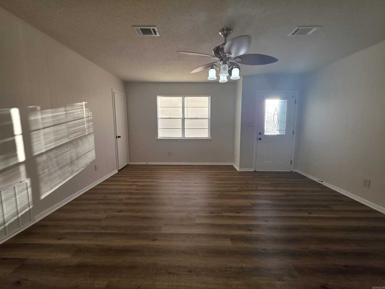 600 Witts Dr - Photo 4 of 20