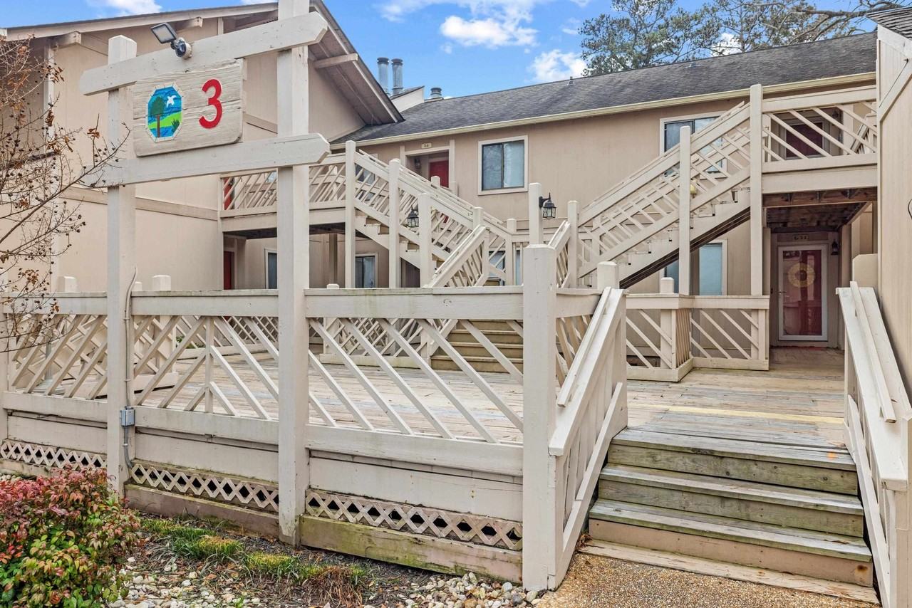 3015 Old Bryan Dr - Photo 2 of 32