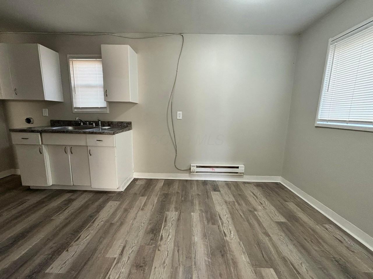 308 Wrexham Ave Apt 4 #4 - Photo 3 of 10