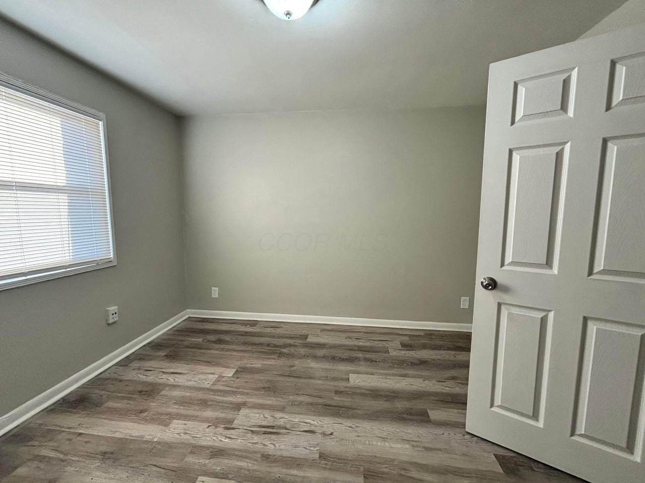 308 Wrexham Ave Apt 4 #4 - Photo 6 of 10