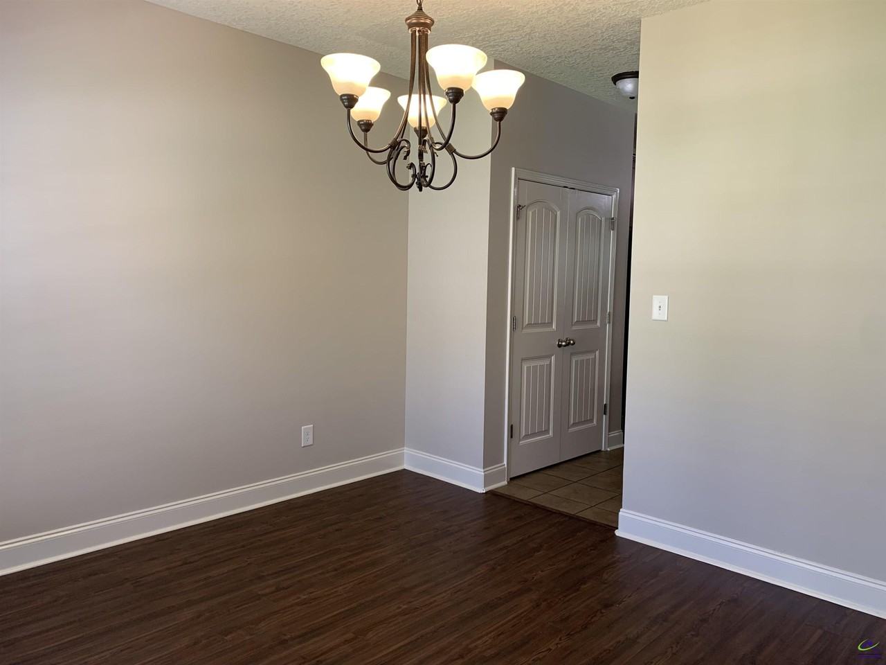 136 Forestbrooke Way - Photo 5 of 36