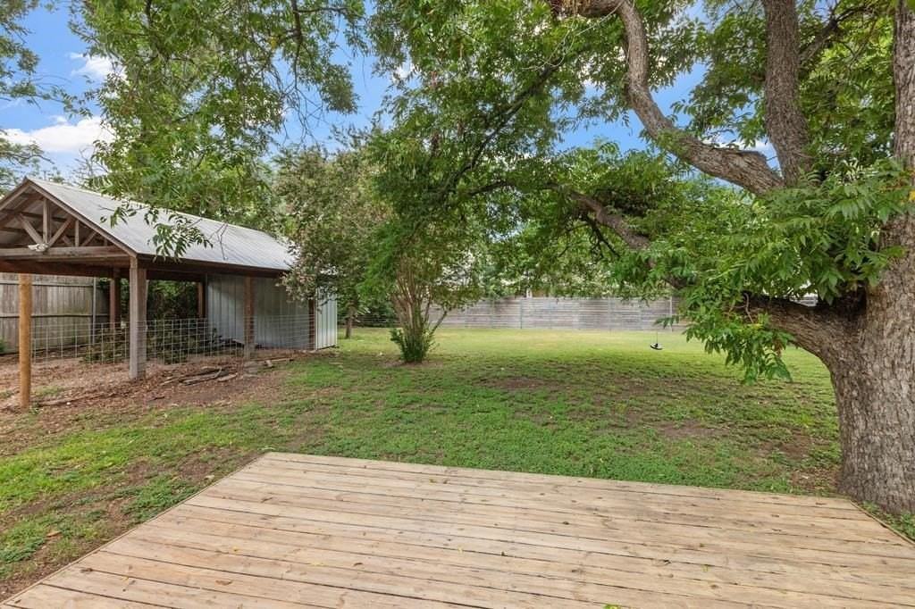 411 W College St - Photo 3 of 27