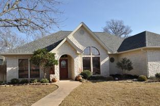 612 W Hackberry St - Photo 1 of 1