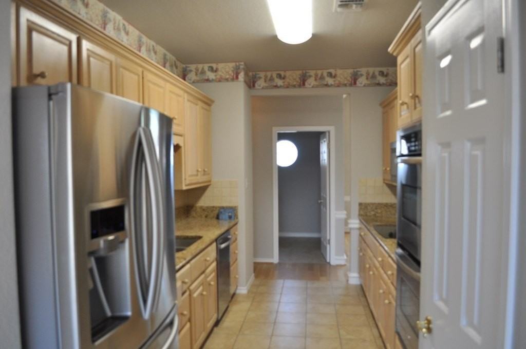 612 W Hackberry St - Photo 5 of 10