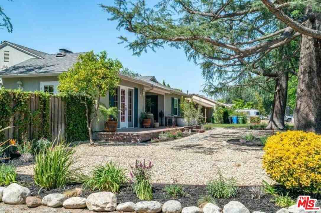 5501 Cantaloupe Ave - Photo 3 of 47