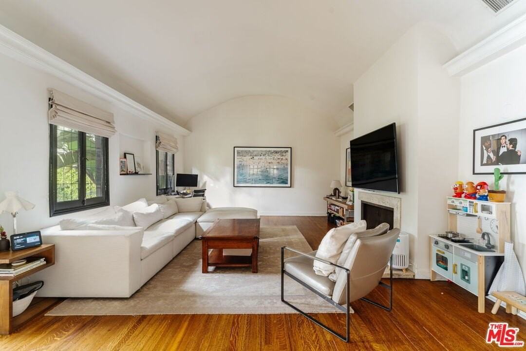 428 N Harper Ave - Photo 2 of 19