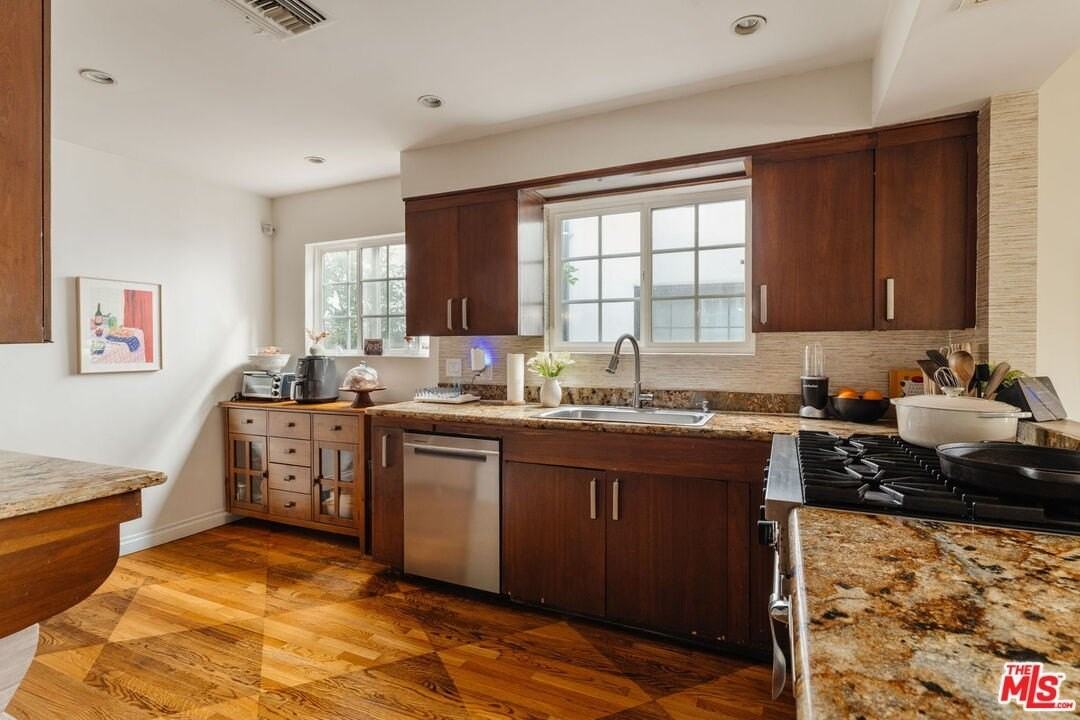 428 N Harper Ave - Photo 7 of 19