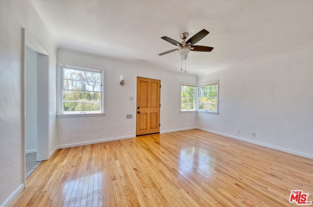 847 Commonwealth Ave - Photo 3 of 21