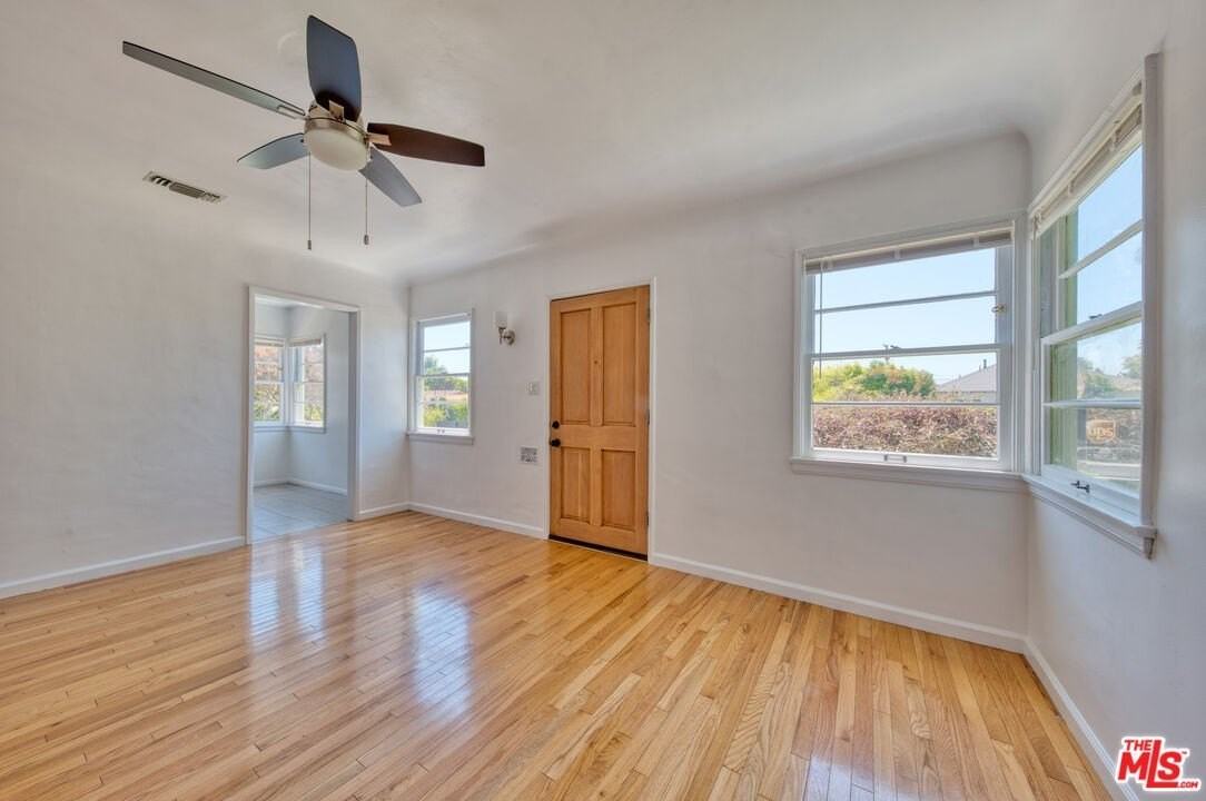 847 Commonwealth Ave - Photo 5 of 21