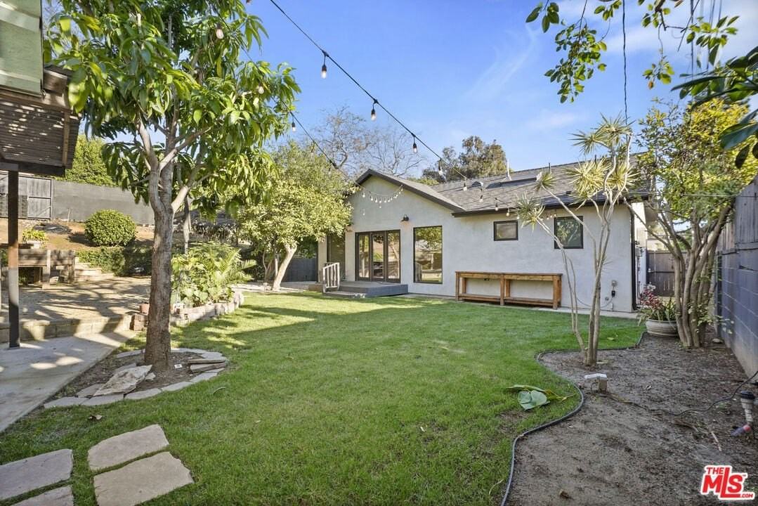 3604 Stewart Ave - Photo 5 of 26