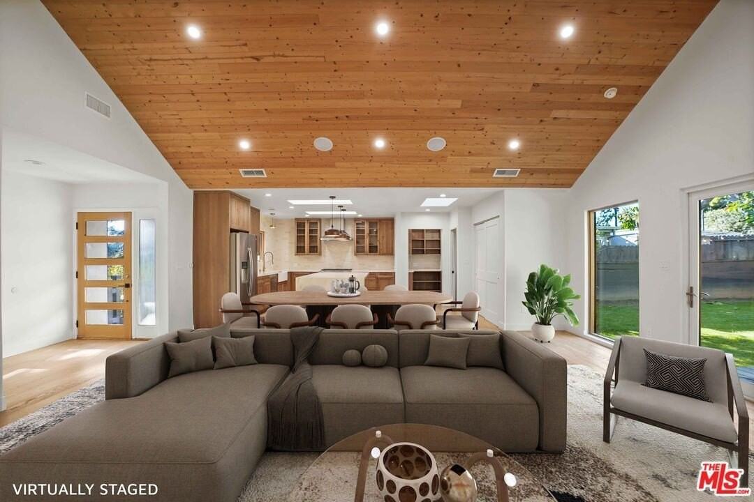 3604 Stewart Ave - Photo 7 of 26