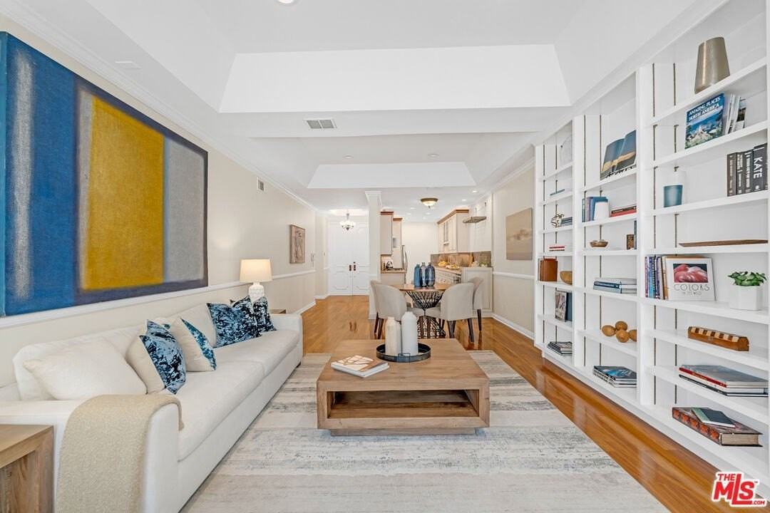 1370 Kelton Ave Apt 203 #203 - Photo 6 of 28