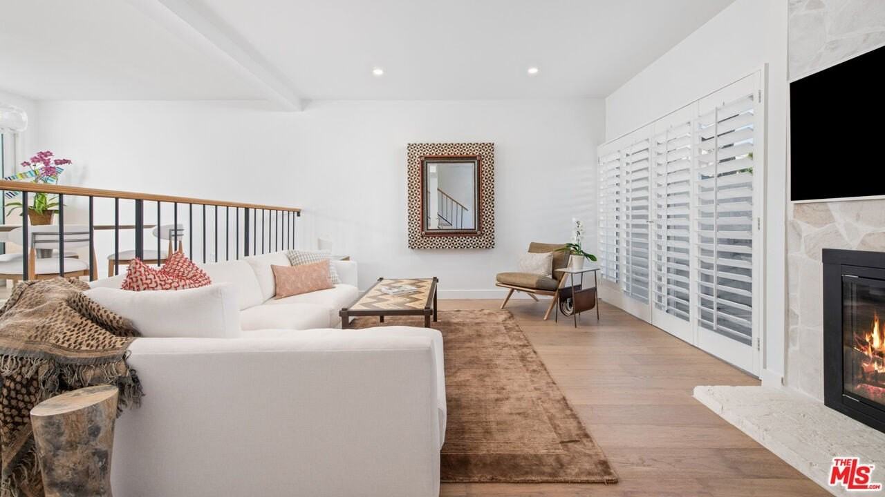 35 Village Pkwy - Photo 3 of 20