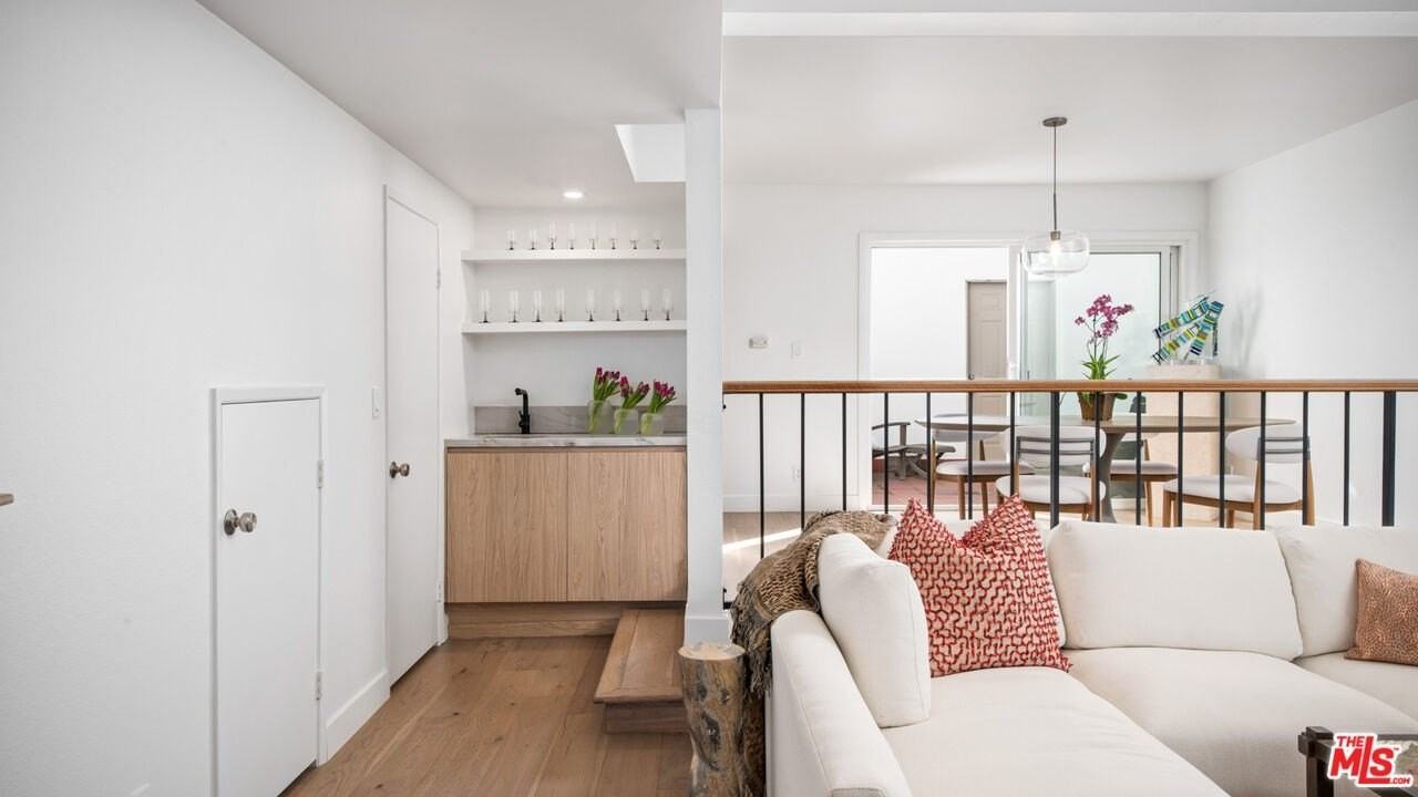 35 Village Pkwy - Photo 7 of 20