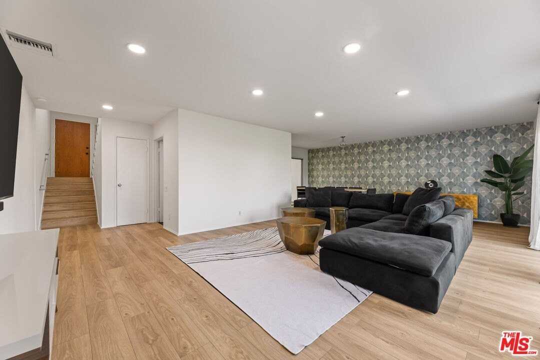 3500 W Manchester Blvd Unit 462 #462 - Photo 2 of 24