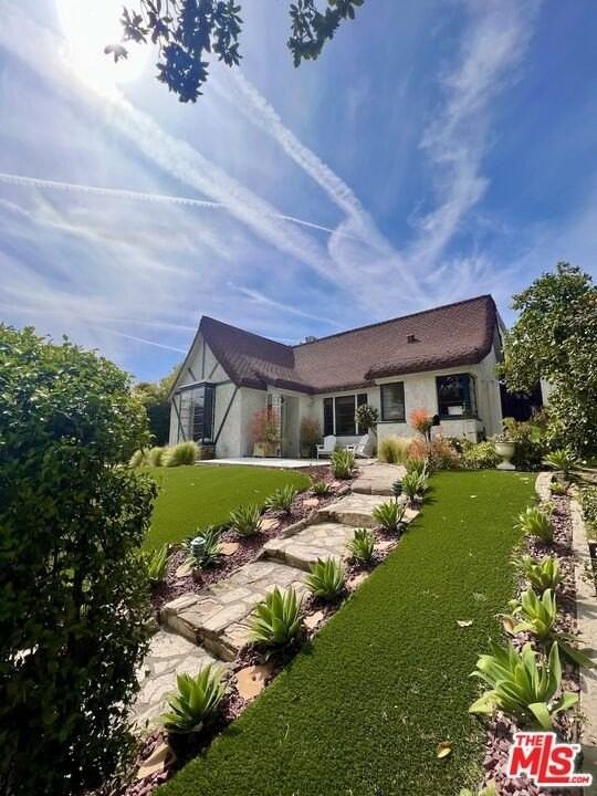 219 Winchester Ave - Photo 2 of 43