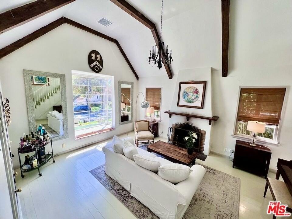 219 Winchester Ave - Photo 4 of 43