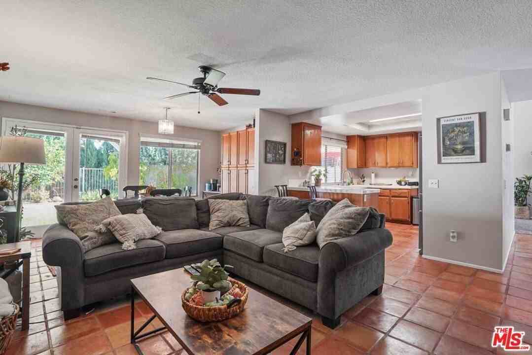 1721 Sugar Pine Dr - Photo 6 of 34