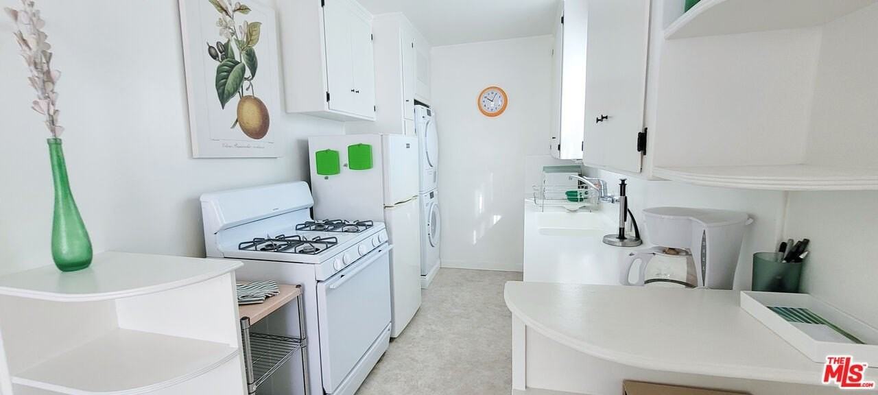 7925 Norton Ave Unit 7923 #7923 - Photo 3 of 7