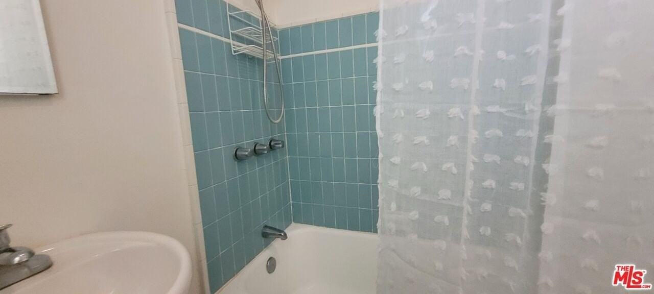 7925 Norton Ave Unit 7923 #7923 - Photo 6 of 7