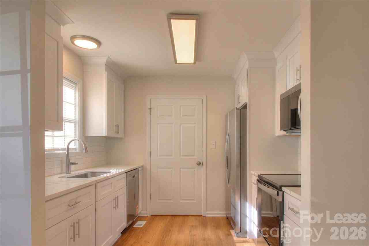 608 Anne Ave - Photo 2 of 25