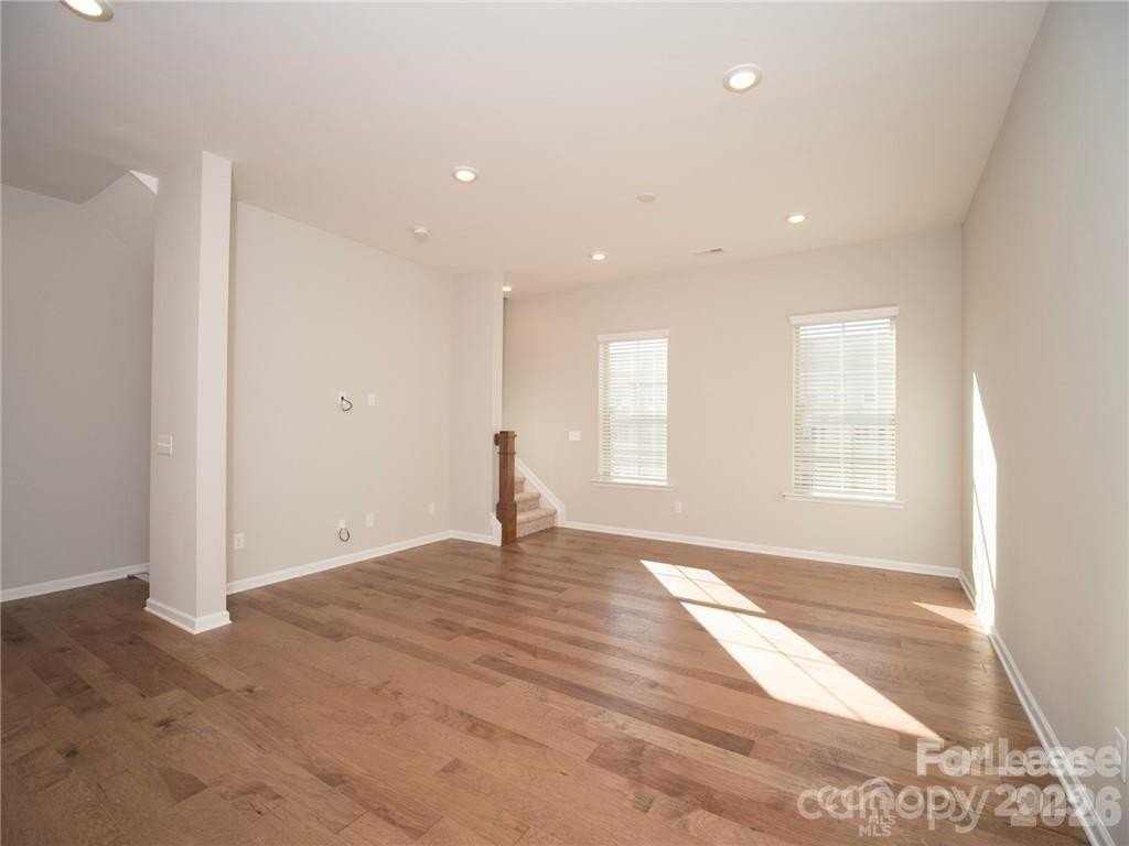 1139 Doveridge St - Photo 2 of 9