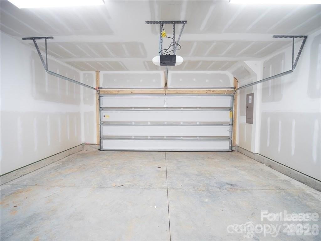 1139 Doveridge St - Photo 6 of 9