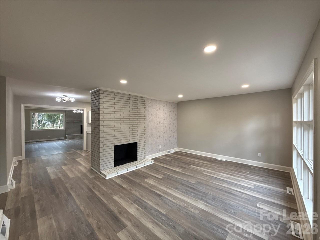 2745 Dogwood Ave - Photo 2 of 19