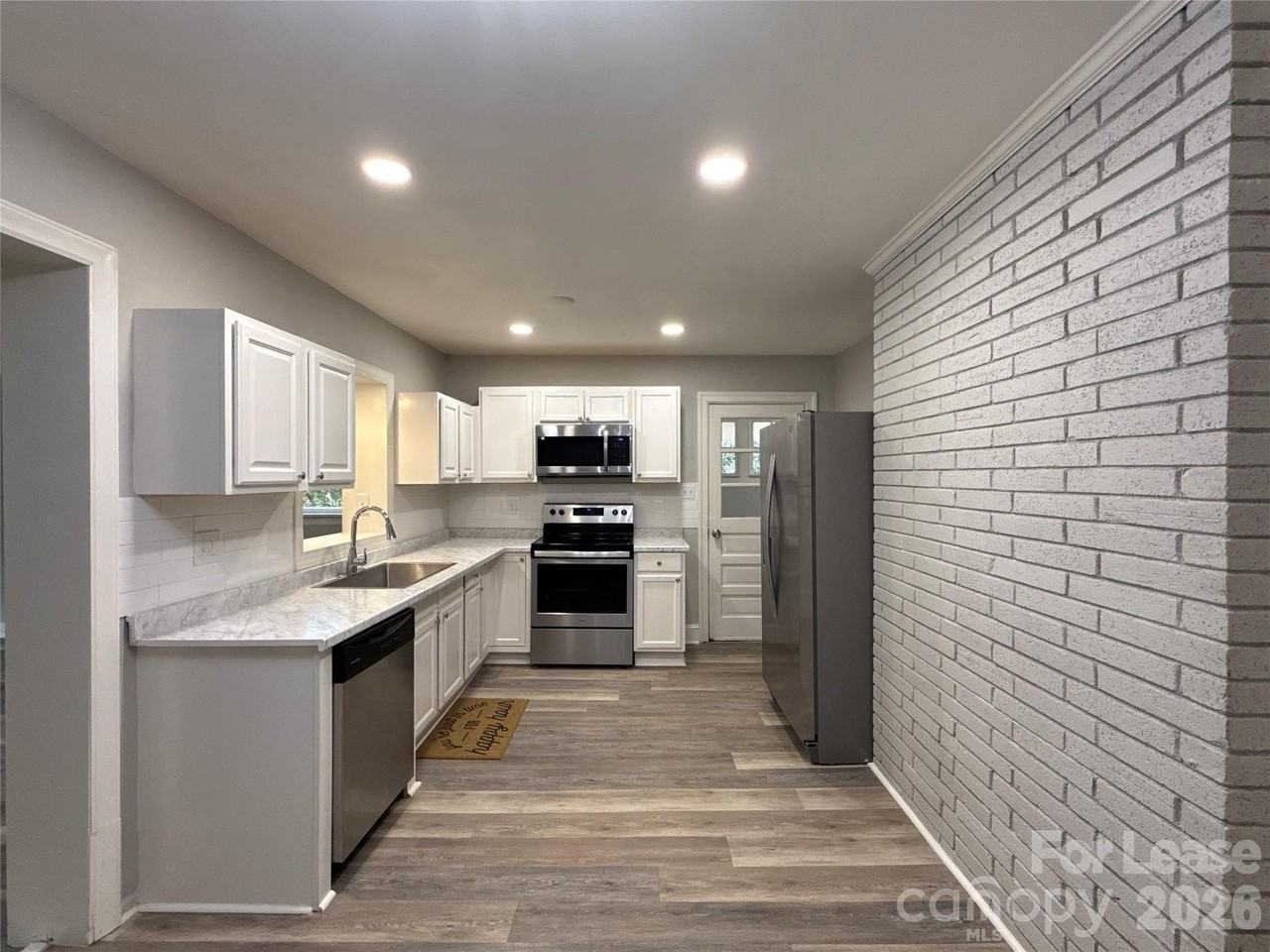 2745 Dogwood Ave - Photo 4 of 19