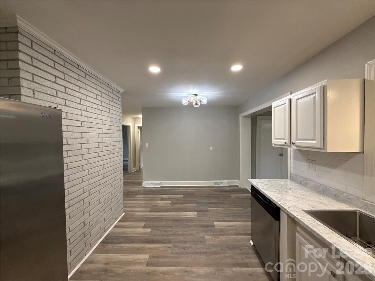 2745 Dogwood Ave - Photo 5 of 19