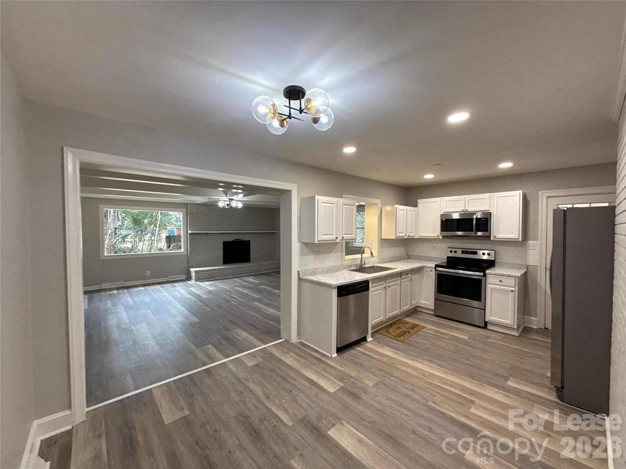 2745 Dogwood Ave - Photo 6 of 19