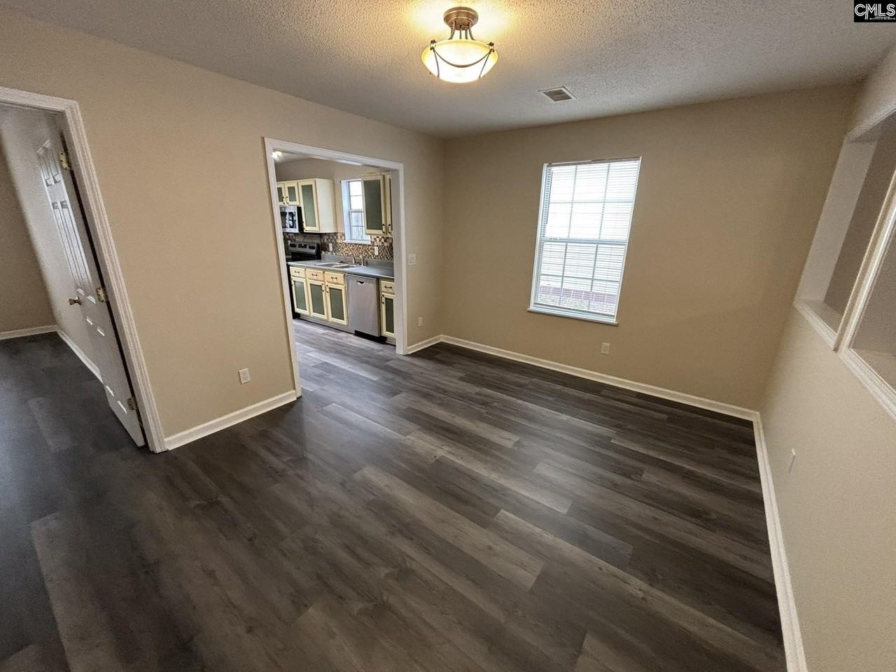 107 Chapelwood Dr - Photo 4 of 32