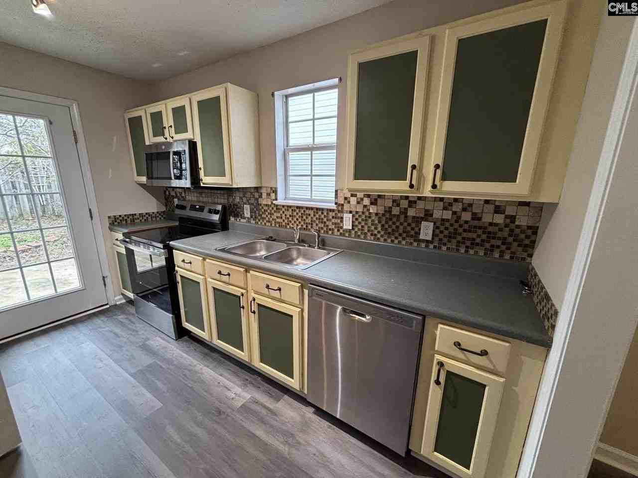 107 Chapelwood Dr - Photo 6 of 32