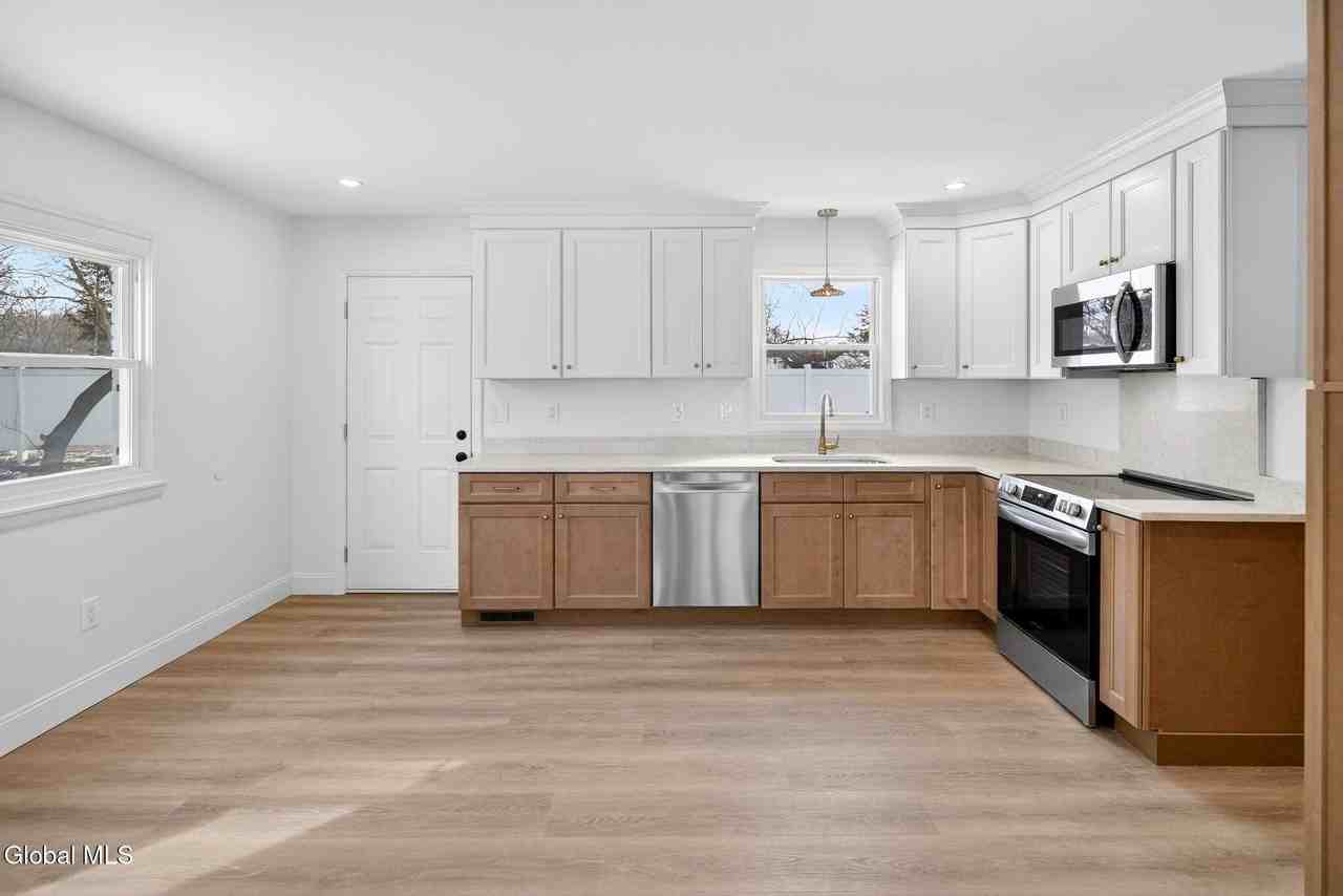 10 Derry Ln - Photo 6 of 25