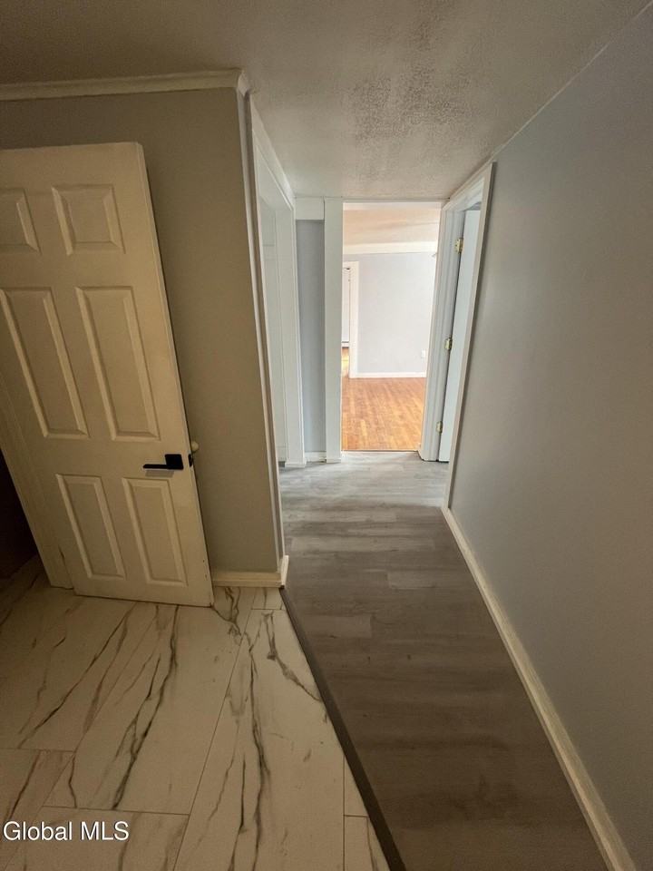 715 Hudson Ave Apt C #C - Photo 2 of 8