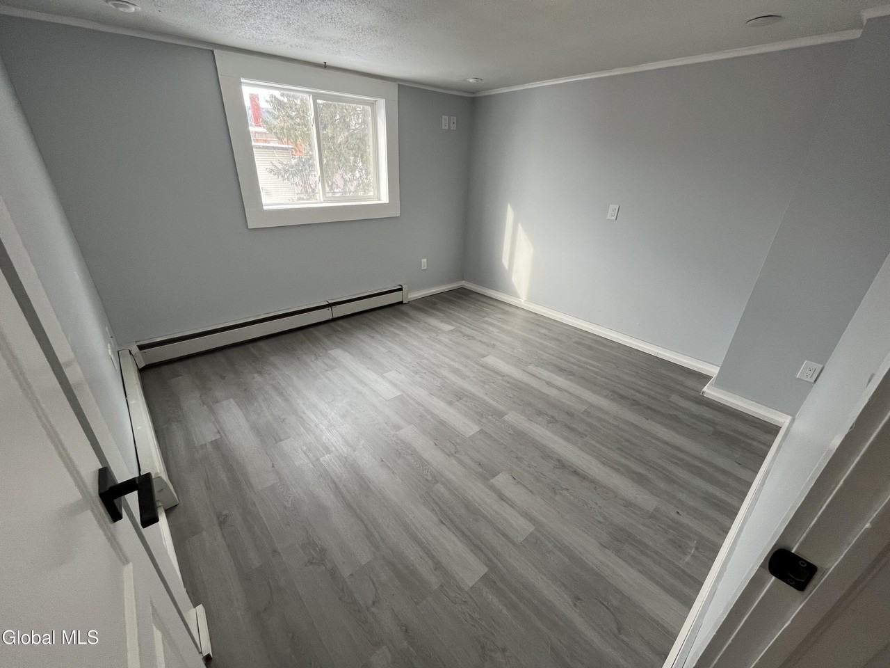 715 Hudson Ave Apt C #C - Photo 4 of 8