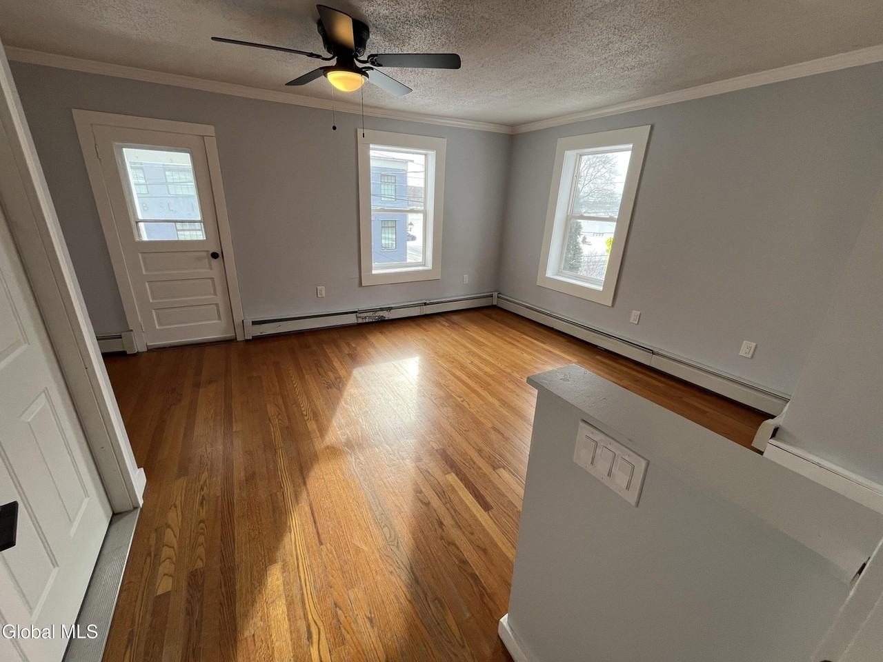 715 Hudson Ave Apt C #C - Photo 6 of 8