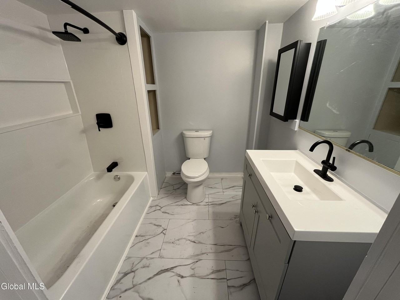 715 Hudson Ave Apt C #C - Photo 7 of 8