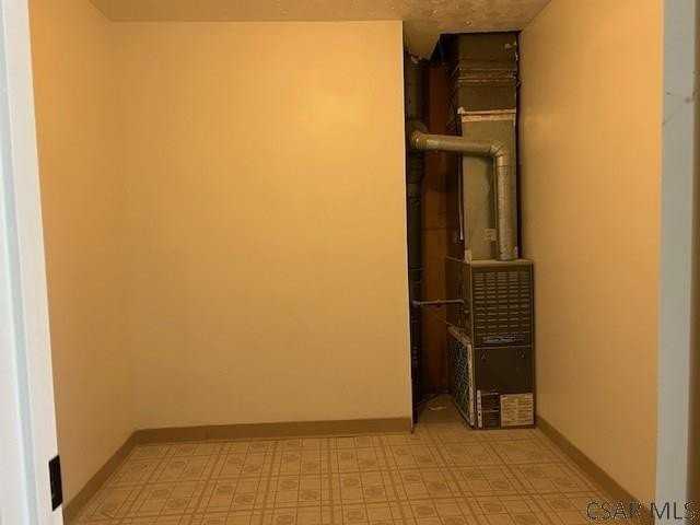 545 Goucher St - Photo 5 of 9