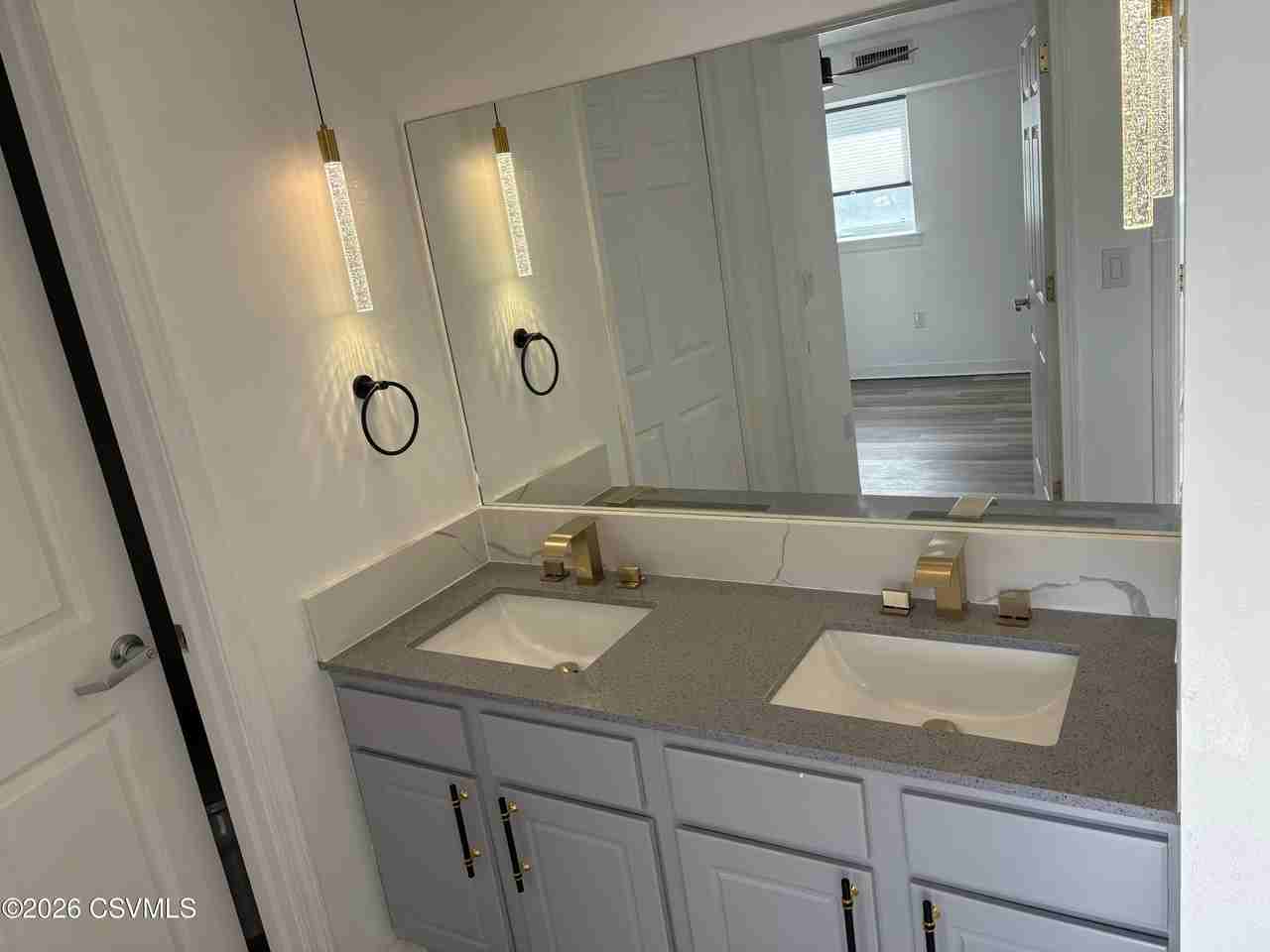 150 N Main St - Photo 7 of 8