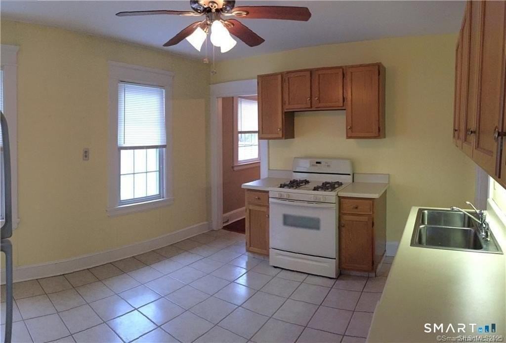 28 Grove St - Photo 7 of 10