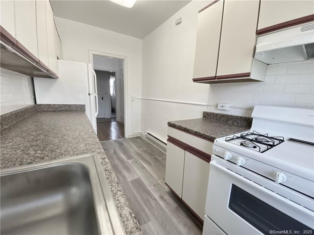 120 Woodside Green Street #1A - Photo 5 of 8