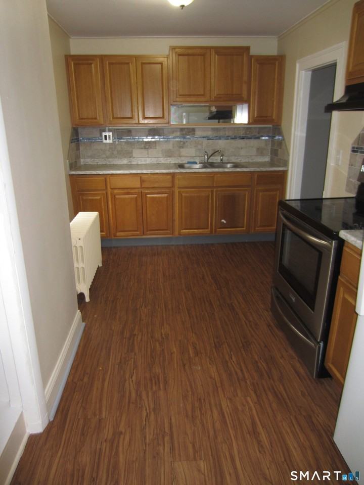 36 S Main St - Photo 7 of 11