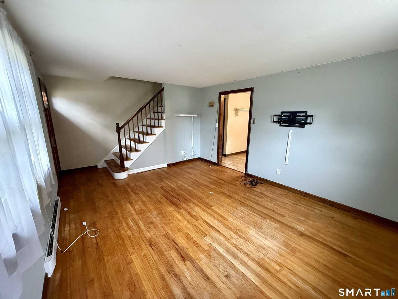 400 Divinity St - Photo 4 of 19