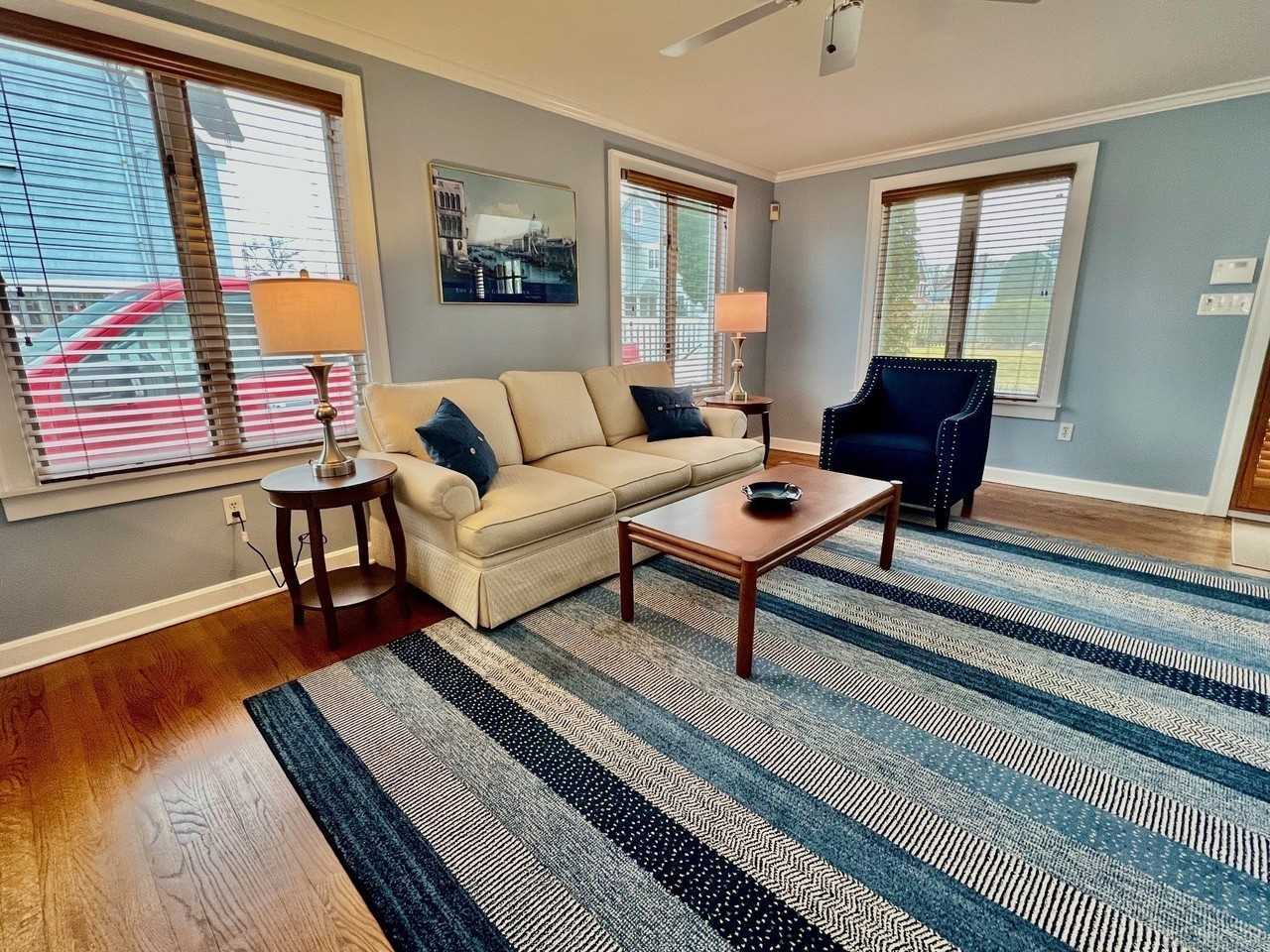 23 Linden Ln - Photo 5 of 30