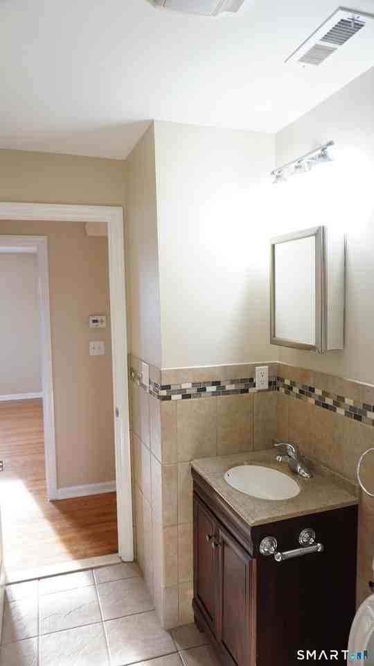 28 Sampson St #4 - Photo 6 of 30