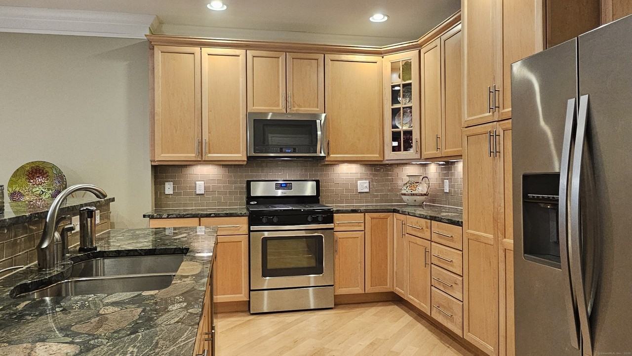 203 Center Meadow Ln #203 - Photo 3 of 35