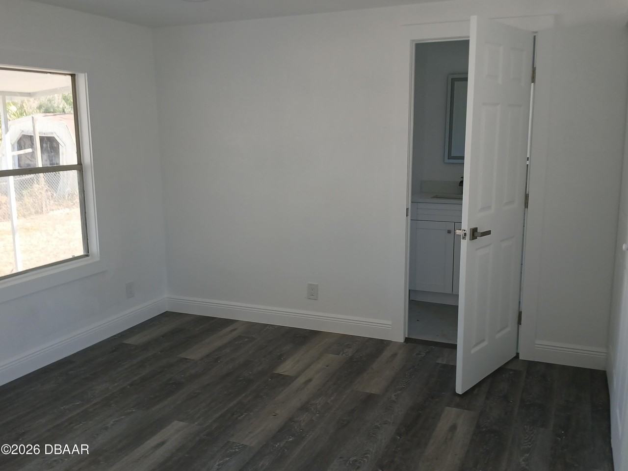 104 Douglas St - Photo 3 of 9